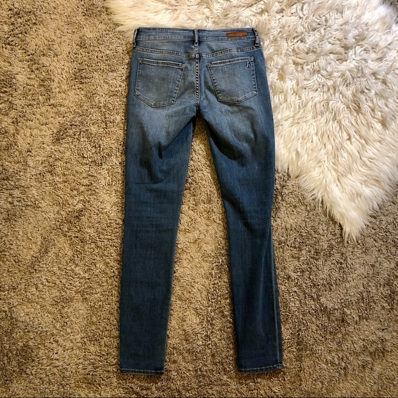Articles of society. Medium wash distressed skinny jeans. Size 25. - Picture 2 of 5
